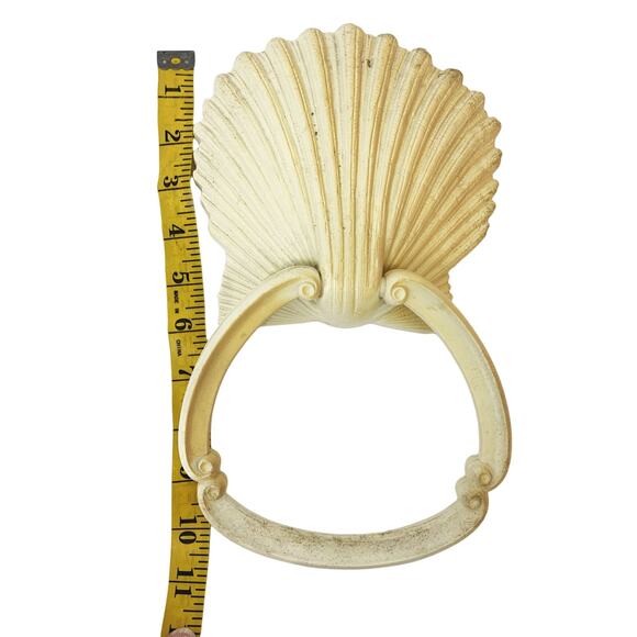 Vintage Pair of HOMCO 70's Ivory Seashell Towel Ring Holders - Picture 6 of 7